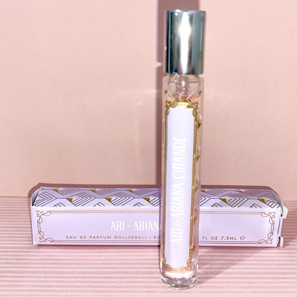 ARI BY ARIANA GRANDE ROLLERBALL 💜